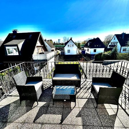 Praktisches Zimmer Im Grossen Haus Mit Garten Düsseldorf Exteriör bild